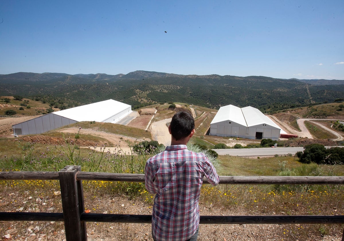 Dos de la sceldas operativas hoy en El Cabril para residuos radioactivos