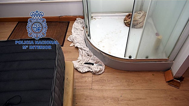 Imagen del cuchillo con el que los detenidos presuntamente torturaron al chico