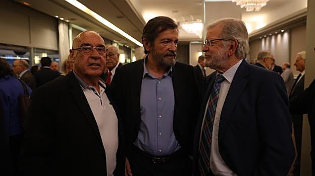 Javier Rojo (expresidente del Senado), Javier Fernández (expresidente de Asturias) y Juan Carlos Rodríguez Ibarra (expresidente de Extremadura)