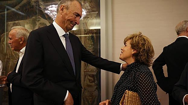 Laborda junto a la exvicepresidenta del Gobierno Soraya Sáez de Santamaría
