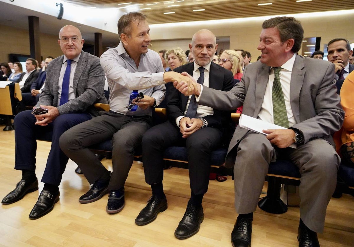 Carnero, Benjamins, Caramanzana y Gago, en la apertura del curso económico de la Cámara de Valladolid