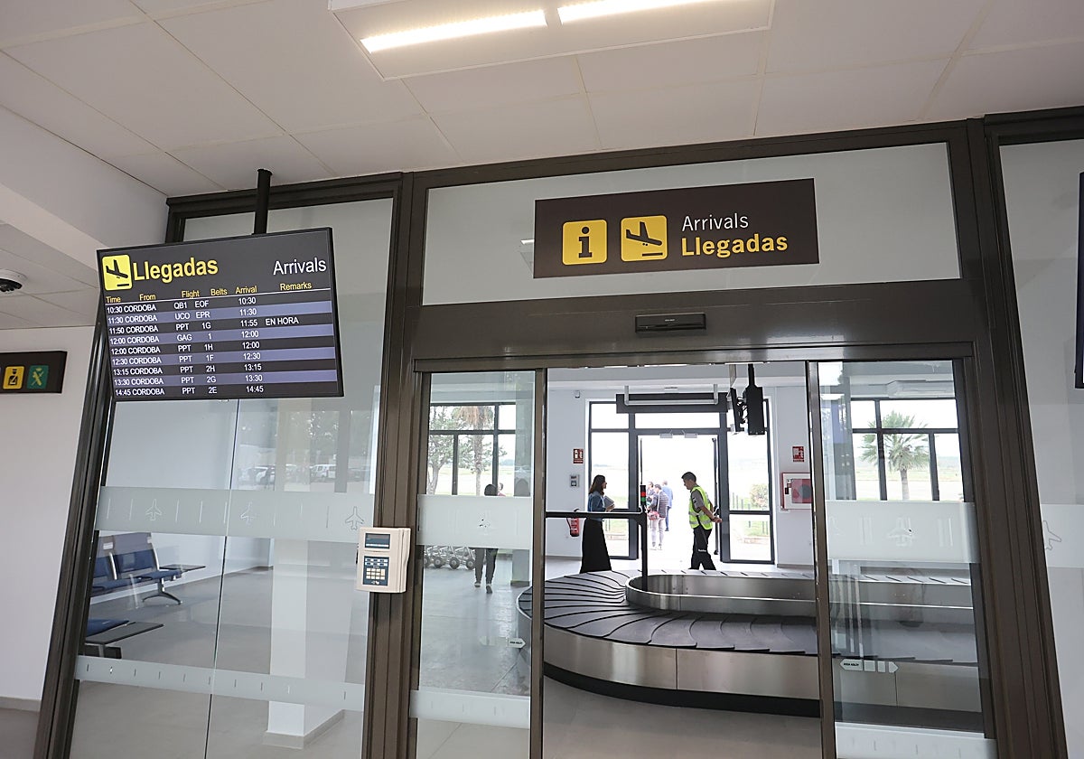 Zona de llegadas de vuelos en el aeropuerto de Córdoba tras su reforma