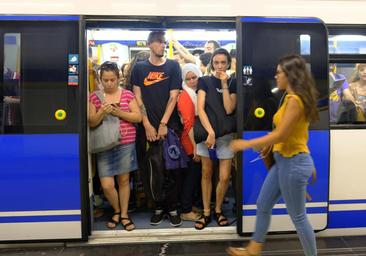 La lluvia vuelve a provocar cortes en varias líneas de Metro de Madrid