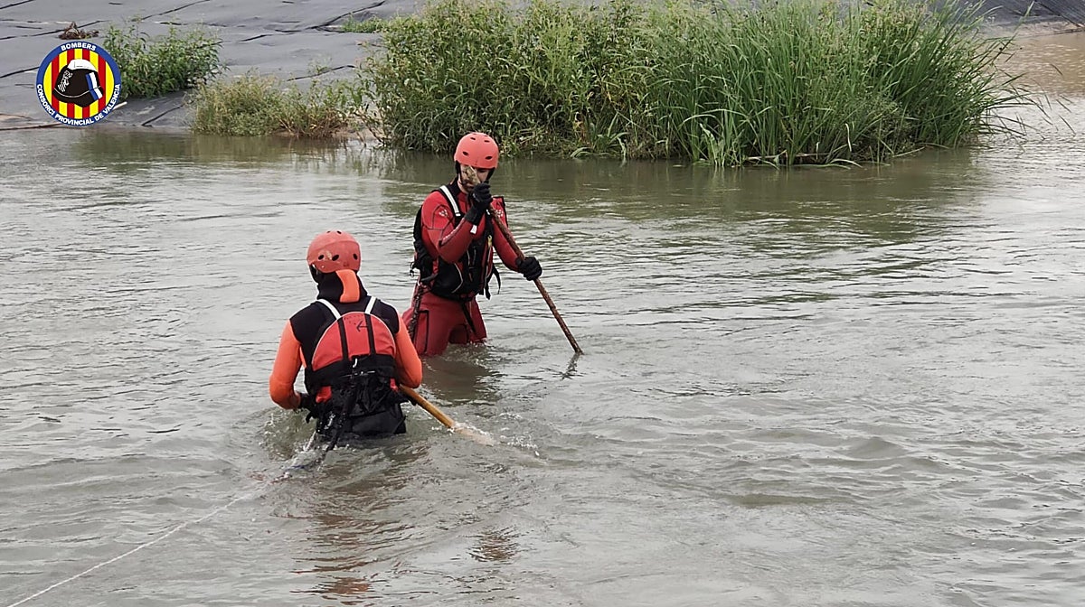 Imagen del operativo de búsqueda del ciclista desaparecido por la lluvia en Paterna (Valencia)