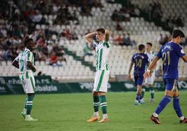 La decepción del Córdoba CF ante el Linares, en imágenes