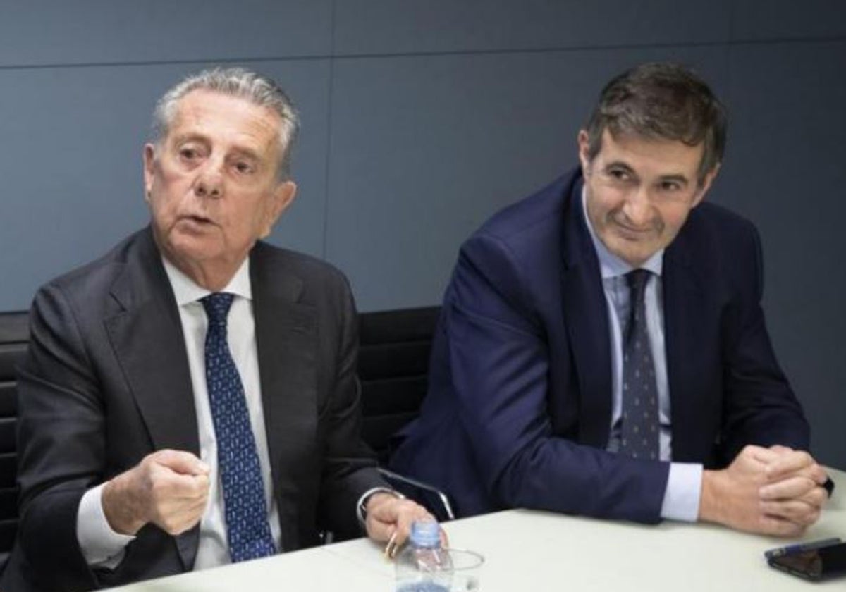 Javier Godó y Jordi Juan, al tomar posesión este último como director de 'La Vanguardia'