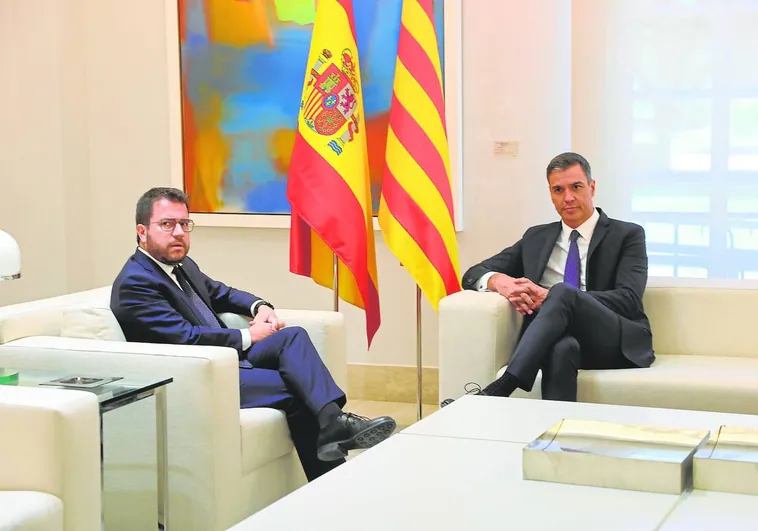 Sánchez y Aragonès, en la reunión del 15 de julio de 2022, tras la que iniciaron su ofensiva lingüística en Europa