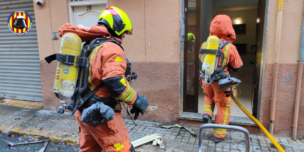 Un muerto y un herido en el incendio de una vivienda en Torrent