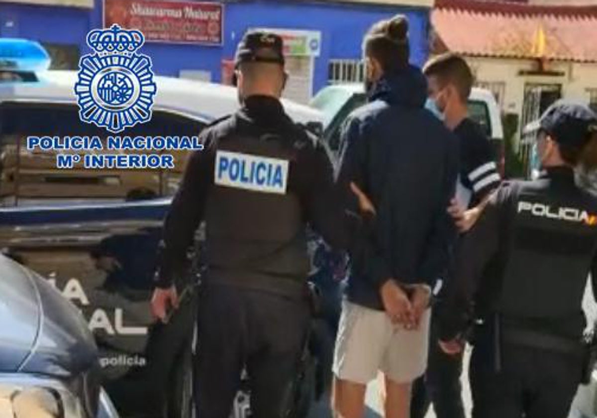 Imágenes de la detención de los implicados en los disturbios de La Línea