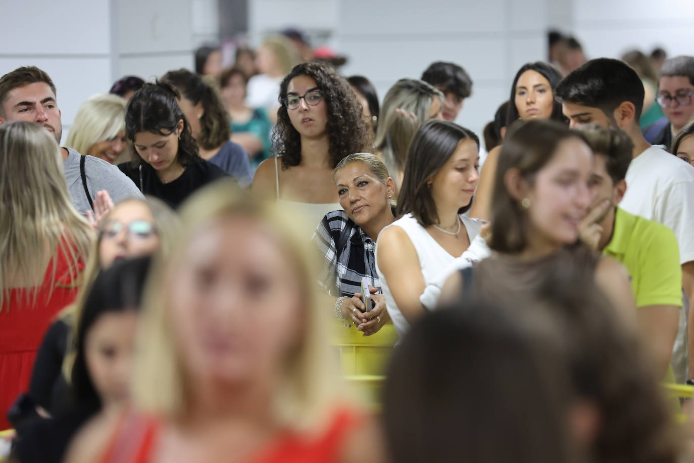 La concurrida firma de discos de Antonio José en Córdoba, en imágenes