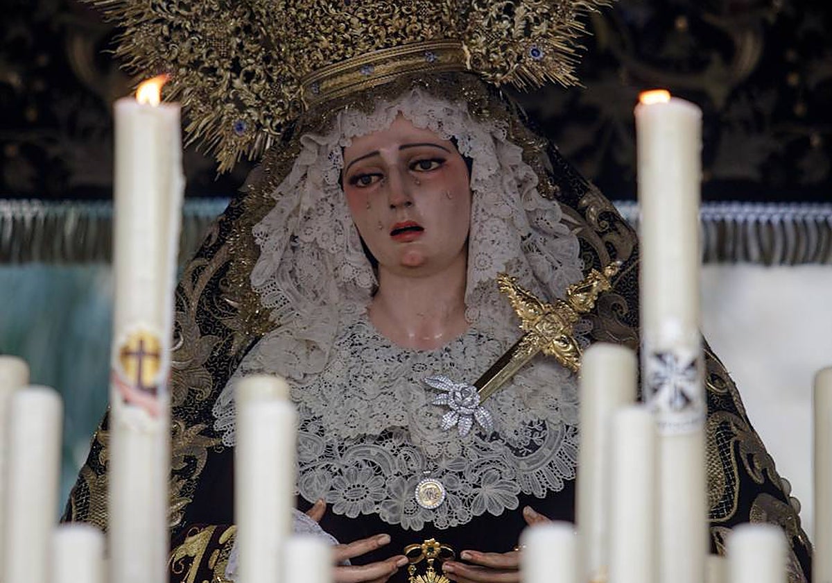 Nuestra Señora del Rosario en sus Misterios Dolorosos, en su paso de palio