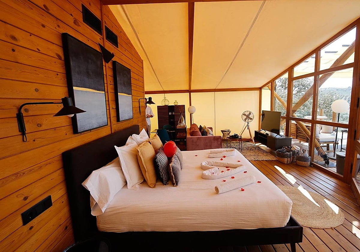 Interior de las suites de La Dehesa Experiences, un glamping pionero en España