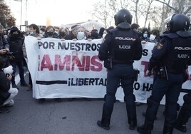 La izquierda radical de Madrid se sube al carro de la amnistía para intentar recobrar la fuerza perdida