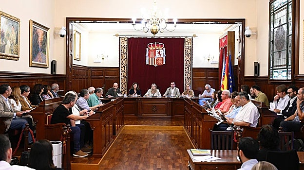 Imagen ampliada de la sesión constituyente del nuevo gobierno del Patronato Provincial de Turismo