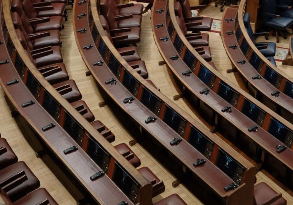 Pinganillos en los escaños del Congreso