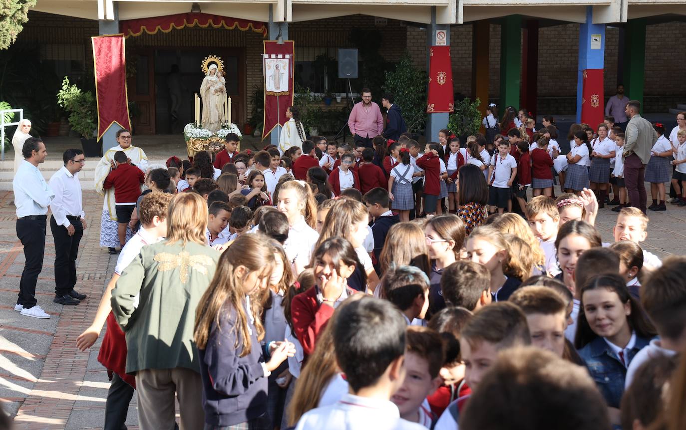 Fotos: La procesión infantil del colegio de las Mercedarias de Córdoba