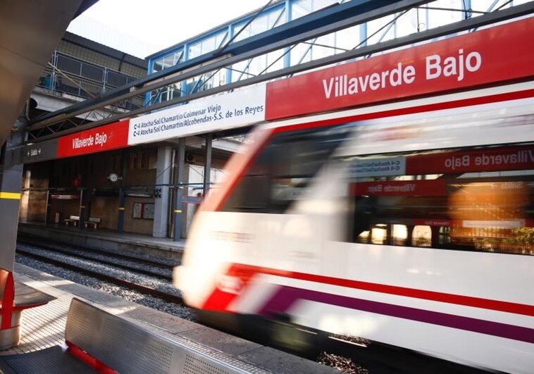 Un tren de Cercanías en la estación de Villaverde Bajo