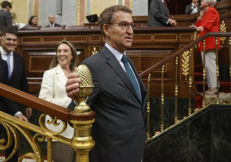 El líder del PP, Alberto Núñez-Feijóo, durante un pleno del Congreso