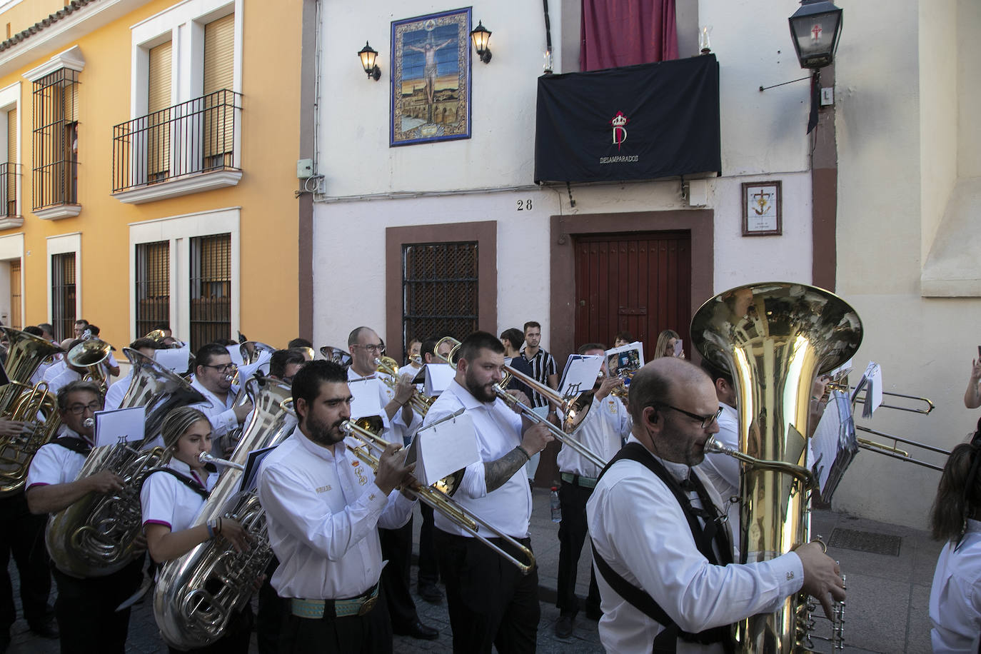 Fotos: la pletórica procesión extraordinaria de la Virgen de los Desamparados en Córdoba