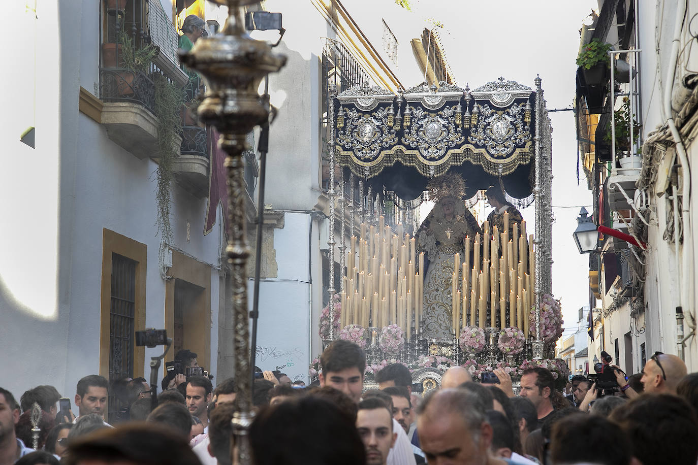 Fotos: la pletórica procesión extraordinaria de la Virgen de los Desamparados en Córdoba