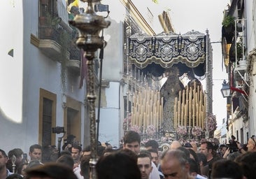 Fotos: la pletórica procesión extraordinaria de la Virgen de los Desamparados en Córdoba