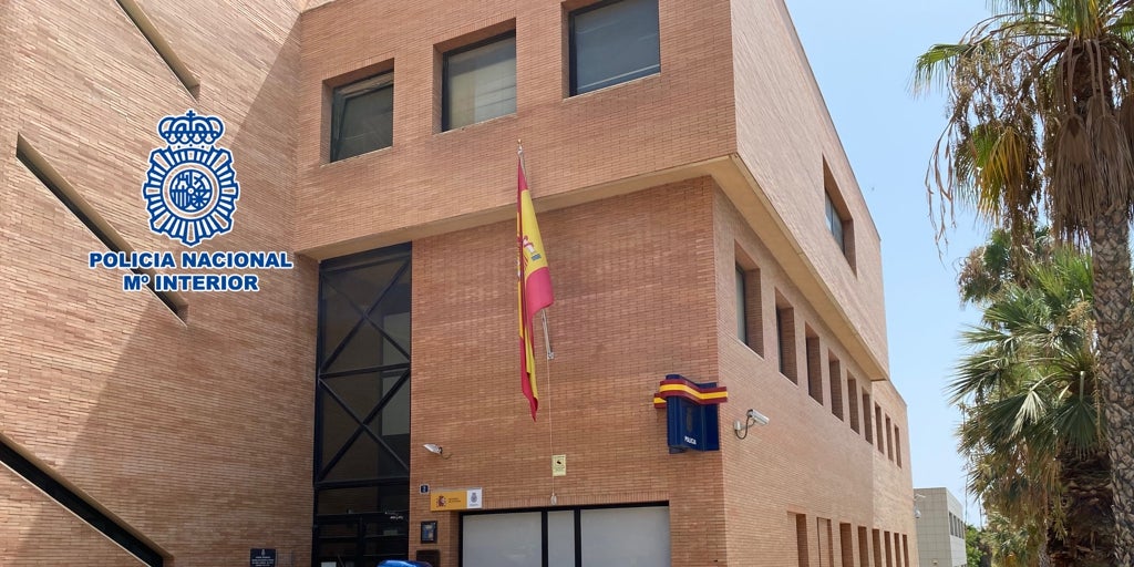 Detienen a dos ladrones por once robos de patinetes eléctricos y bicicletas en los que acechaban a los dueños al ir a aparcar