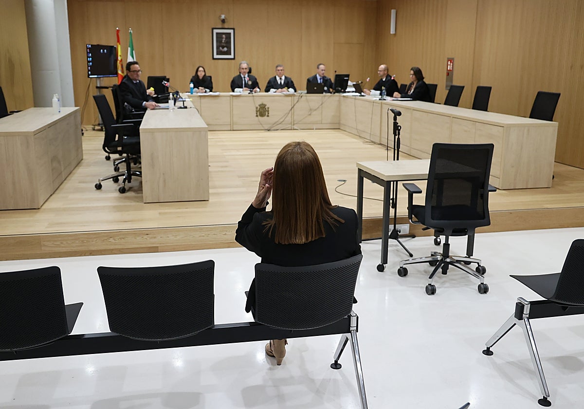 La exalcaldesa socialista de Peñarroya Pueblonuevo María Luisa Ruiz, este lunes en el juicio