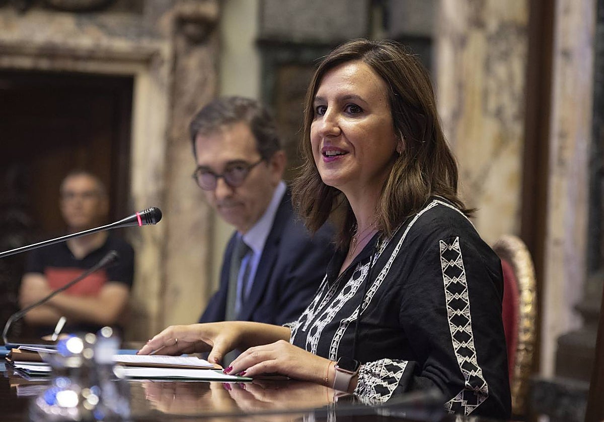 Imagen de la alcaldesa de Valencia, María José Catalá, durante el pleno ordinario celebrado este martes