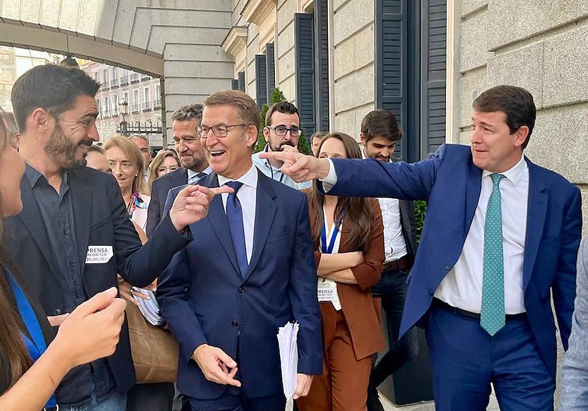 Mañueco asiste a la Sesión Plenaria para la Investidura del presidente del Gobierno de España