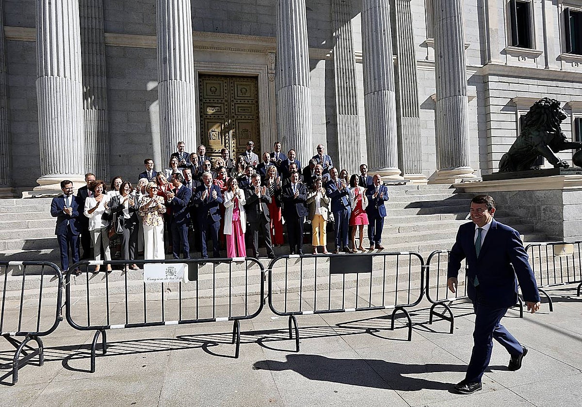 Mañueco asiste a la Sesión Plenaria para la Investidura del presidente del Gobierno de España