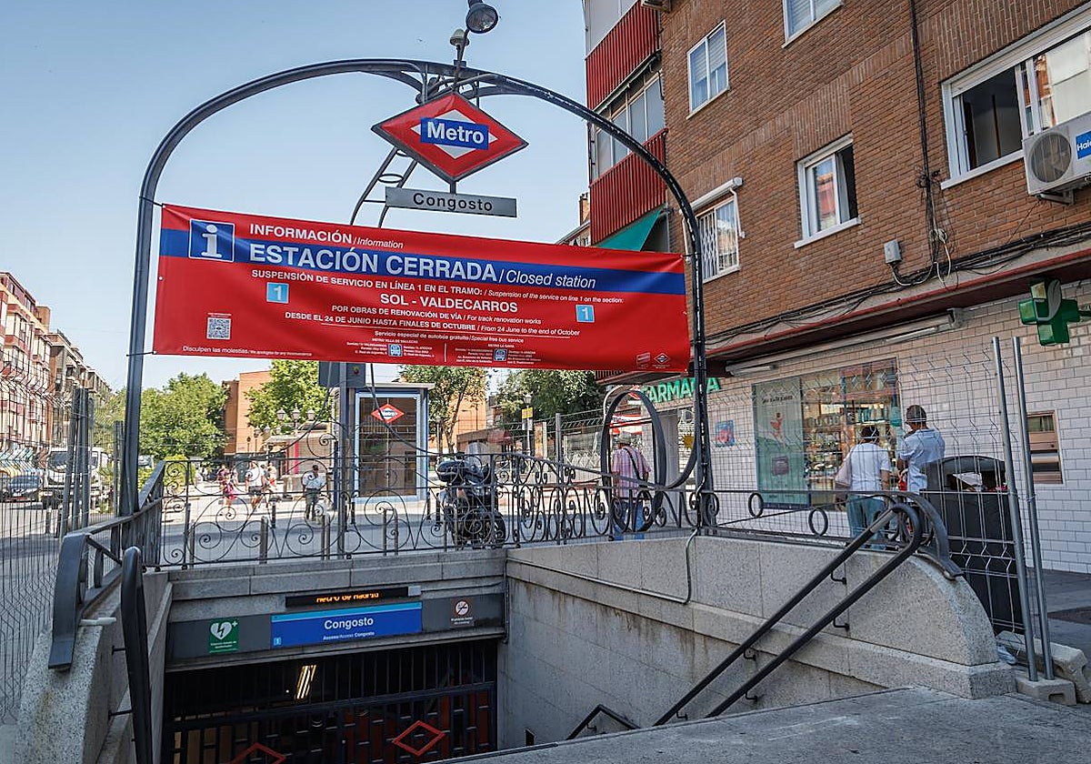Estación de Metro de Cangosto, cerrada por obras en la Línea 1