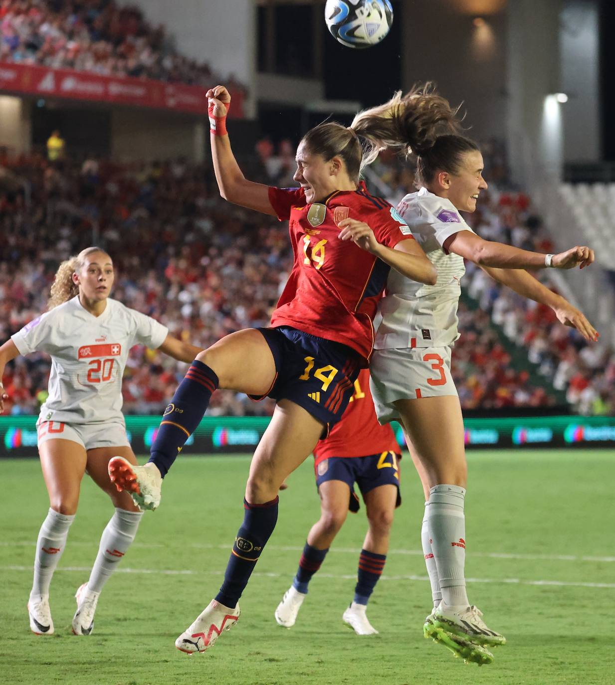 Fotos: La goleada de España a Suiza en El Arcángel