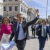 Feijóo espanta las dudas del PP con la investidura fallida y se consolida internamente