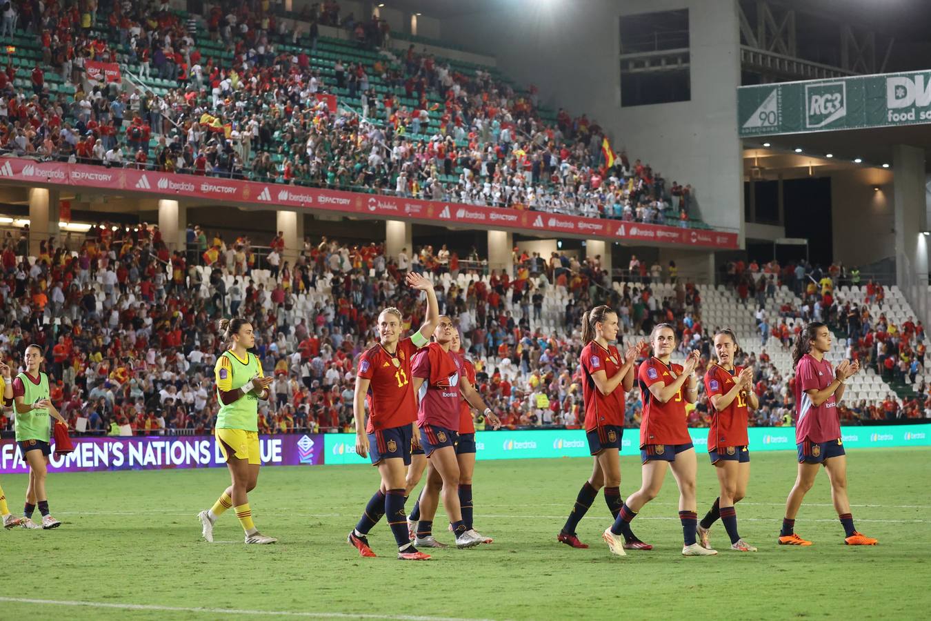 Fotos: La goleada de España a Suiza en El Arcángel