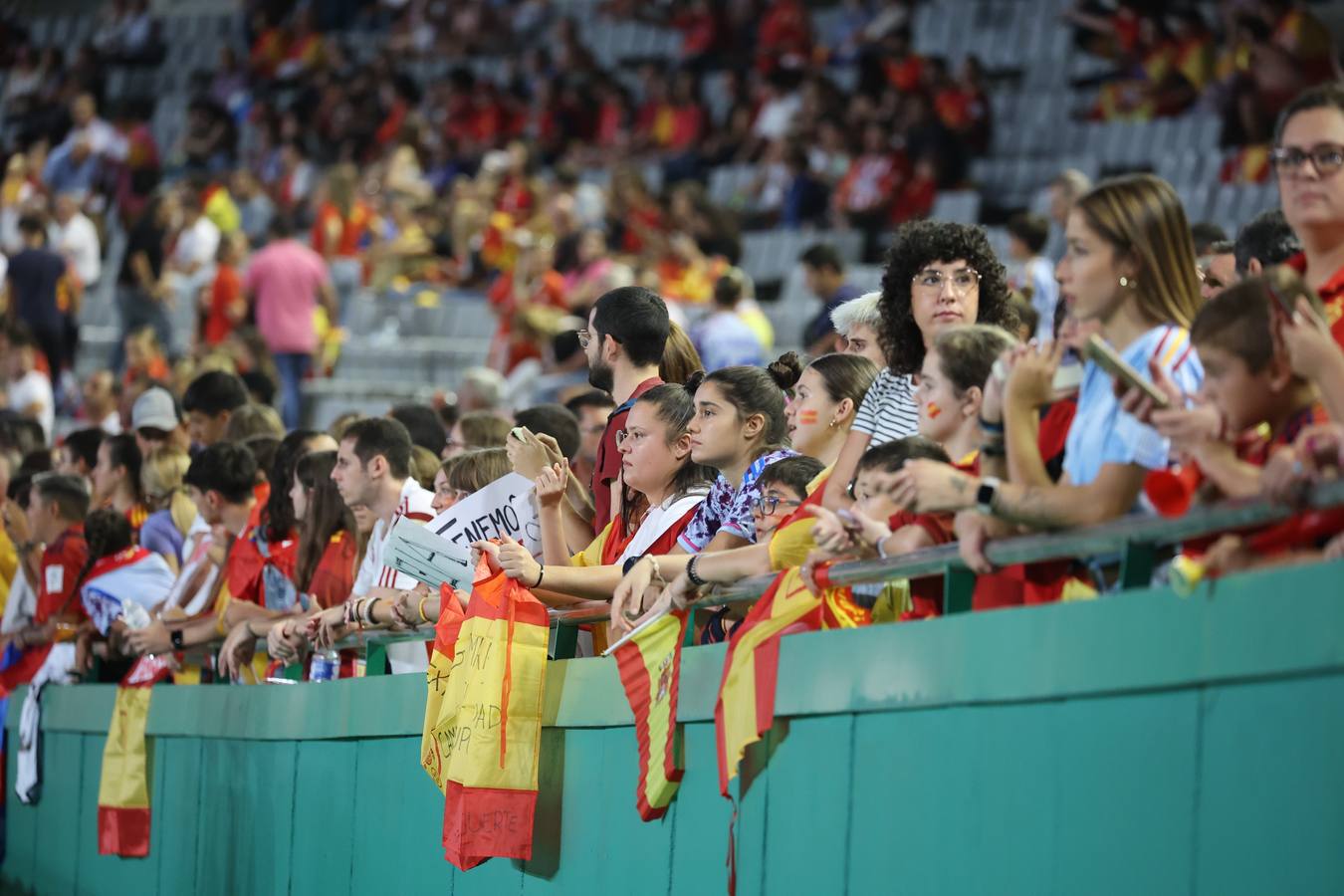 Fotos: La goleada de España a Suiza en El Arcángel