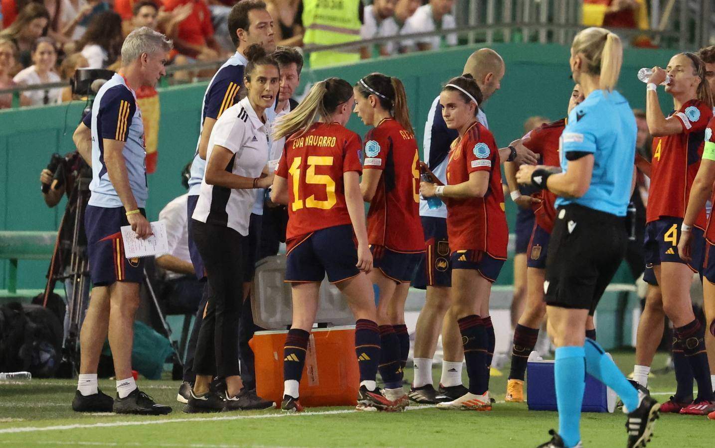 Fotos: La goleada de España a Suiza en El Arcángel