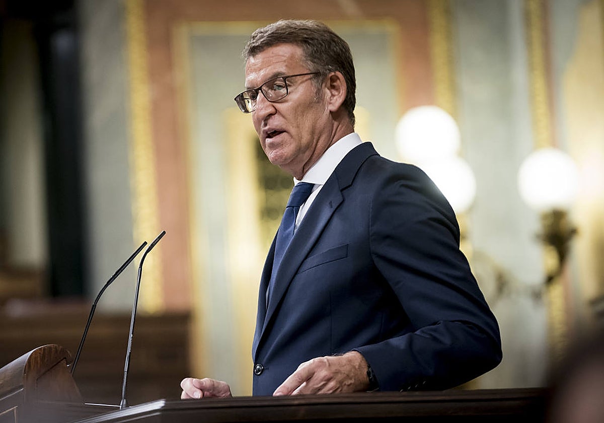 Alberto Núñez Feijóo, líder del Partido Popular y candidato a la Presidencia, durante el pleno de investidura