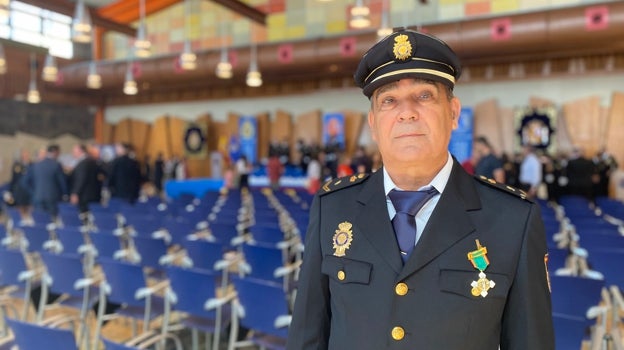 José Bombien, tras recibir la medalla