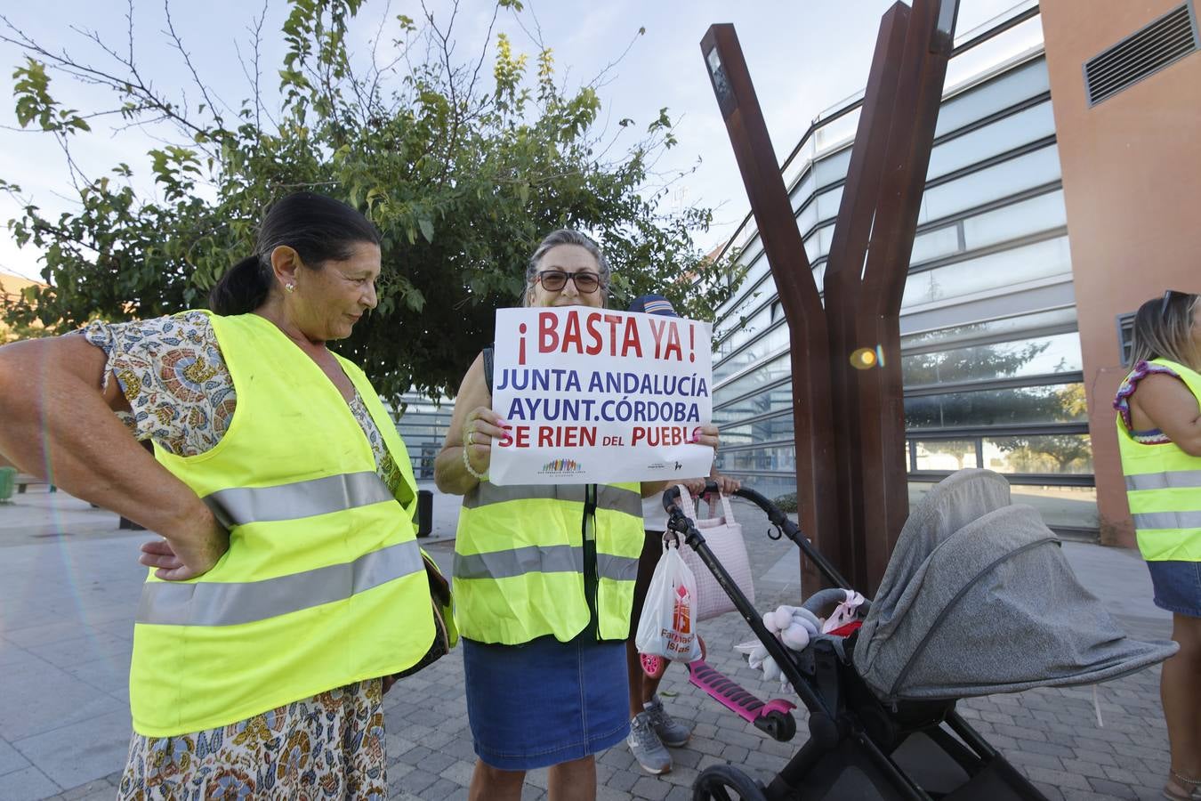 Fotos: Vecinos de El Higuerón piden una consulta de salud provisional