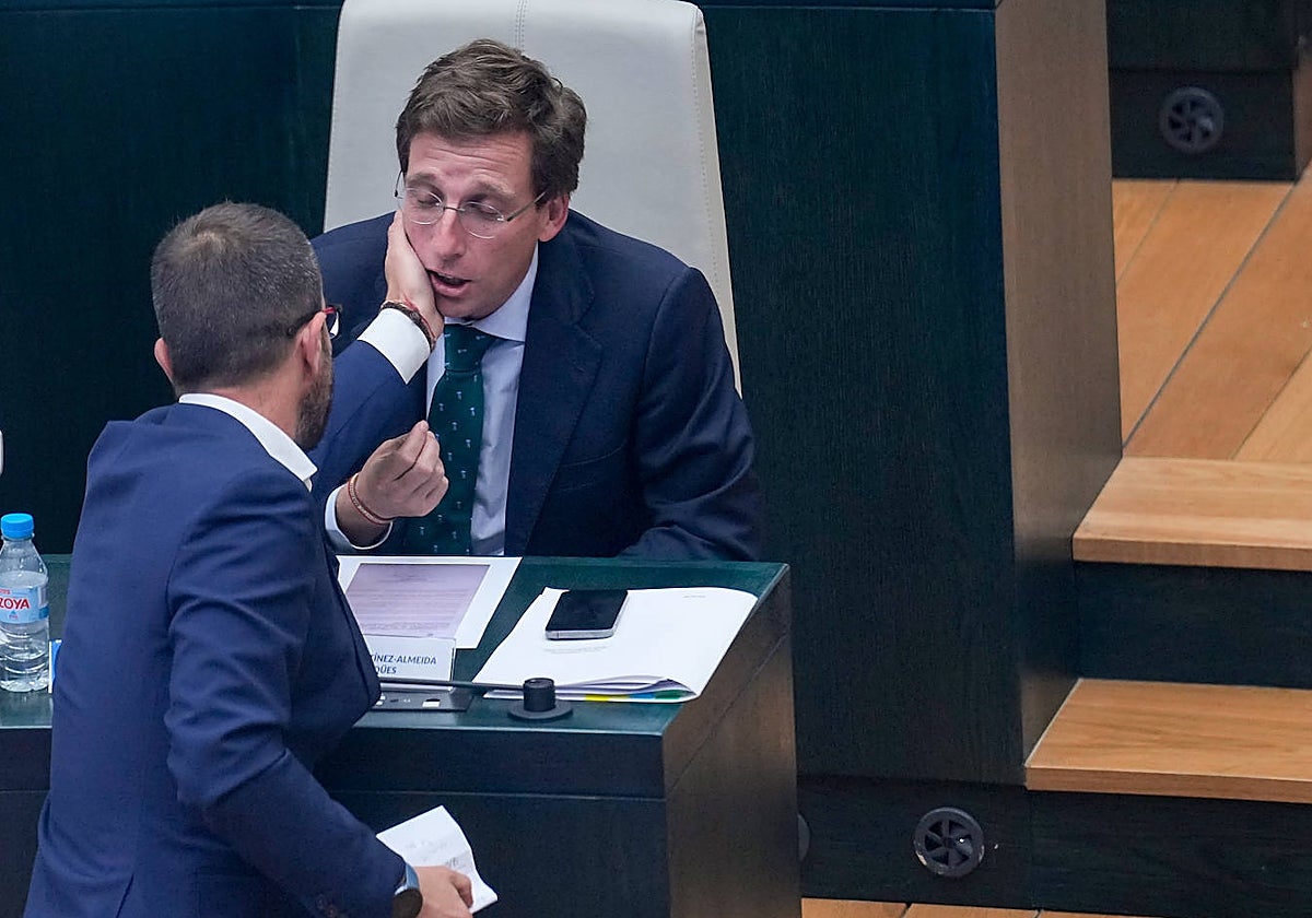 El edil Daniel Viondi, en el momento de la cachetada a Almeida, este jueves