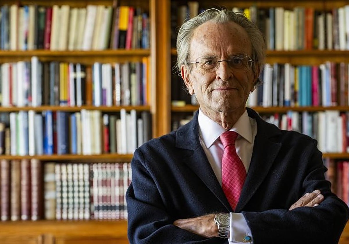 El exlíder naconal de AP, en su casa de Madrid