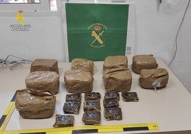 El intenso olor en un control rutinario lleva a la Guardia Civil a intervenir un cargamento de diez kilos de hachís en Alicante