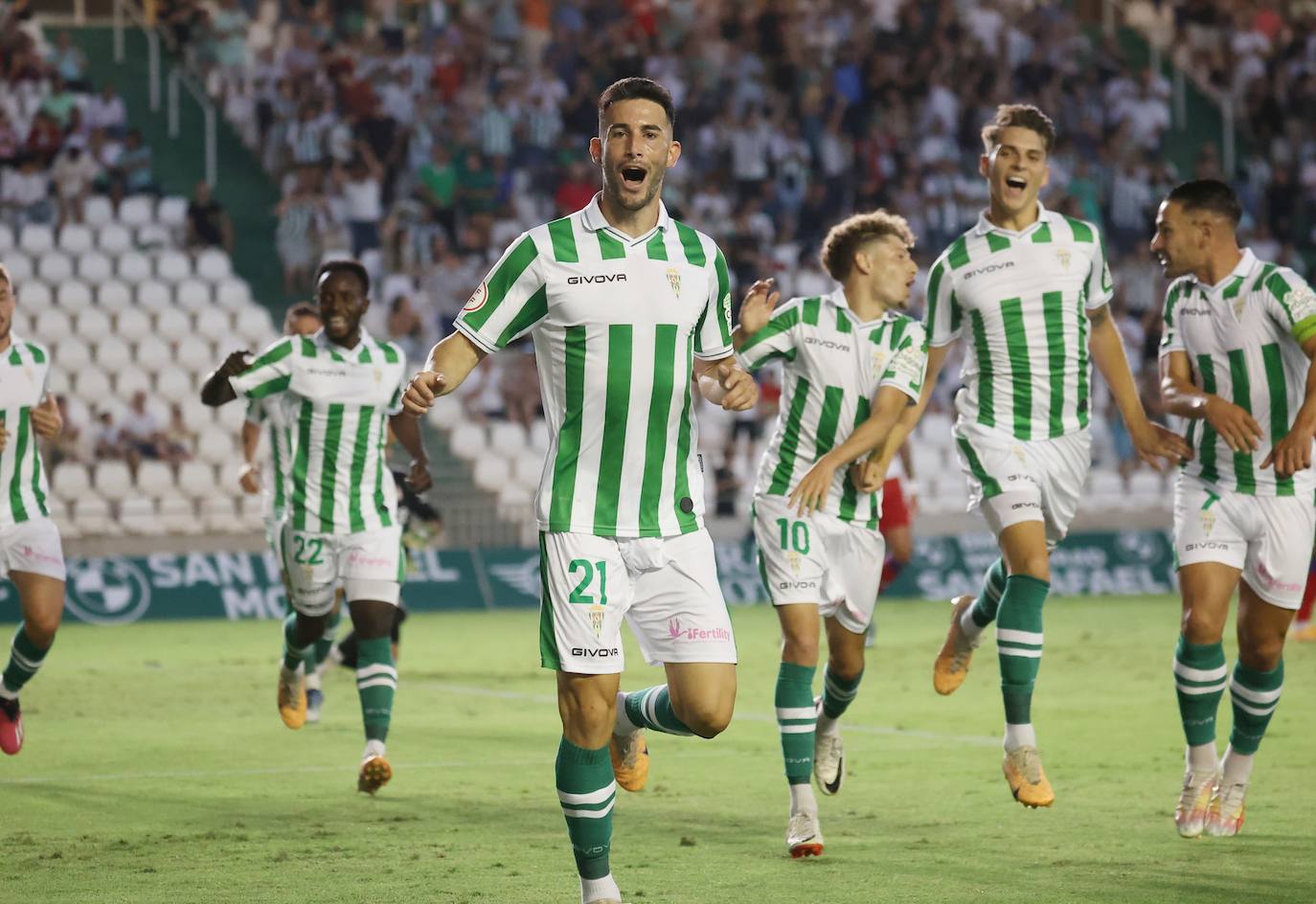Fotos: El cómodo triunfo del Córdoba CF ante el Recreativo Granada