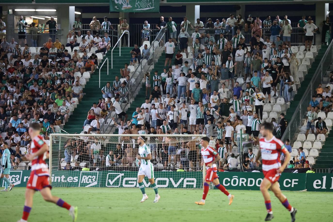 Fotos: El cómodo triunfo del Córdoba CF ante el Recreativo Granada