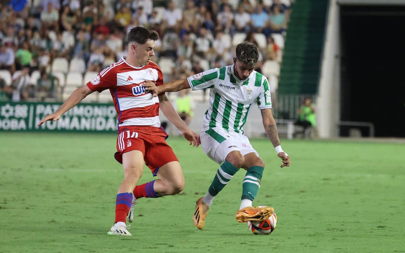 Fotos: El cómodo triunfo del Córdoba CF ante el Recreativo Granada