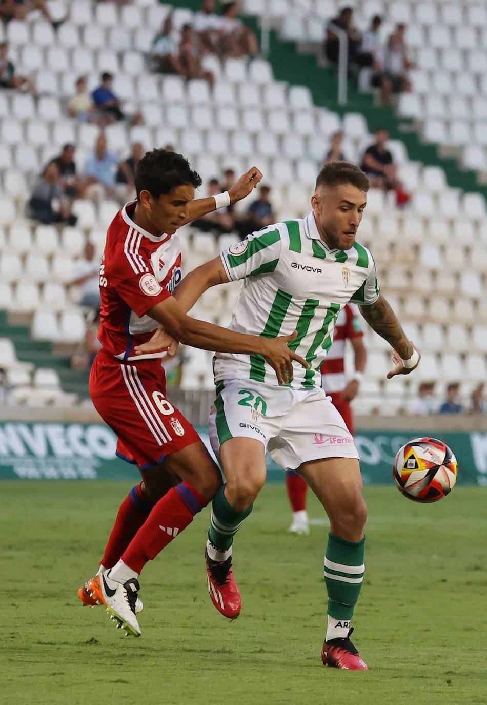 Fotos: El cómodo triunfo del Córdoba CF ante el Recreativo Granada