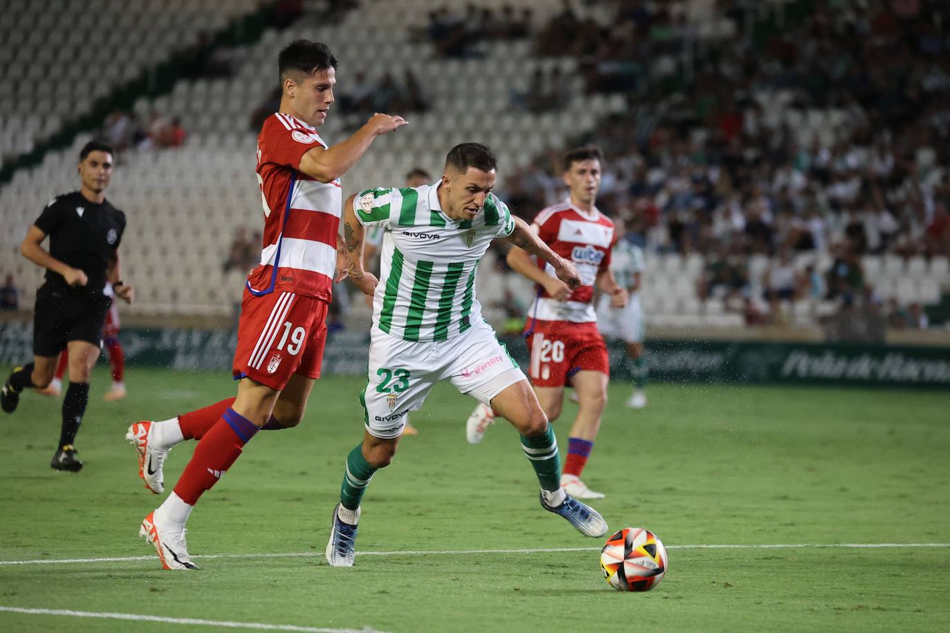 Fotos: El cómodo triunfo del Córdoba CF ante el Recreativo Granada