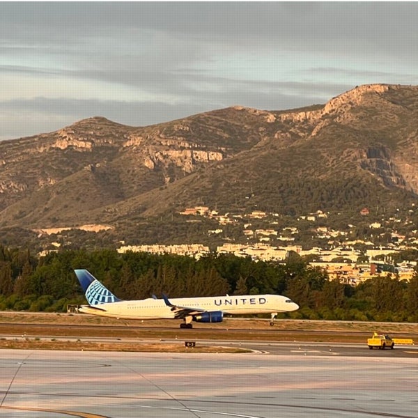 El vuelo Málaga-Nueva York cierra con 17.000 pasajeros y la Junta negocia otra conexión desde Sevilla