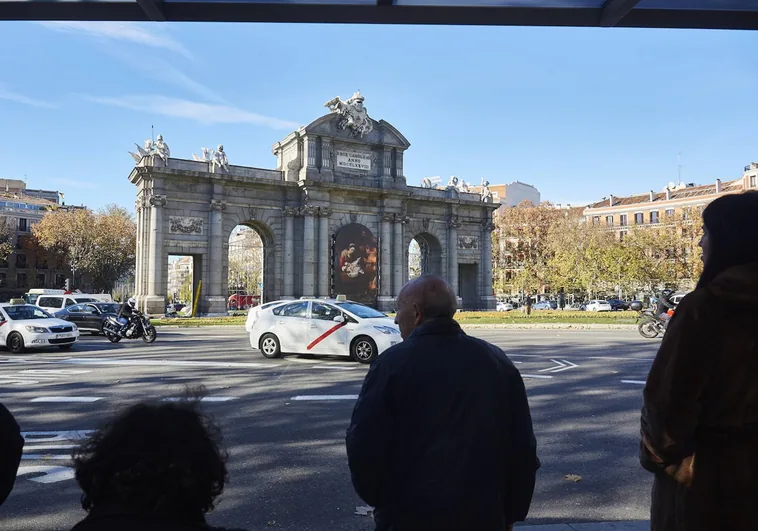 La Puerta de Alcalá, en la Plaza de la Independencia