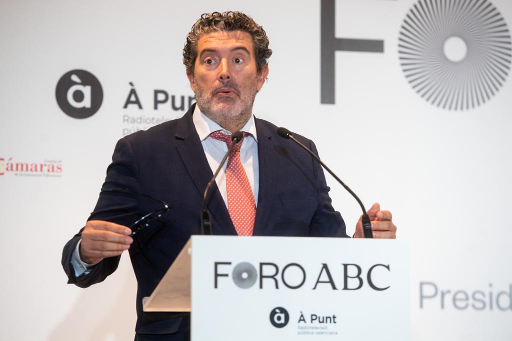 «Con Mazón, Valencia vuelve a la escena nacional. Valencia durante dos legislaturas ha estado desaparecida, ha querido jugar a otras cosas», ha dicho el director de ABC, Julián Quirós